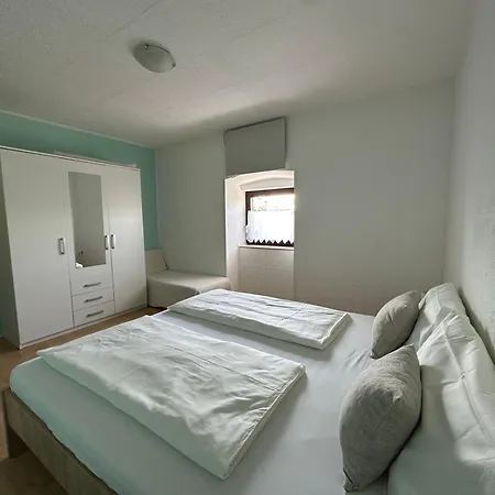 Apartman Quiet Countryside Near The And The Sea