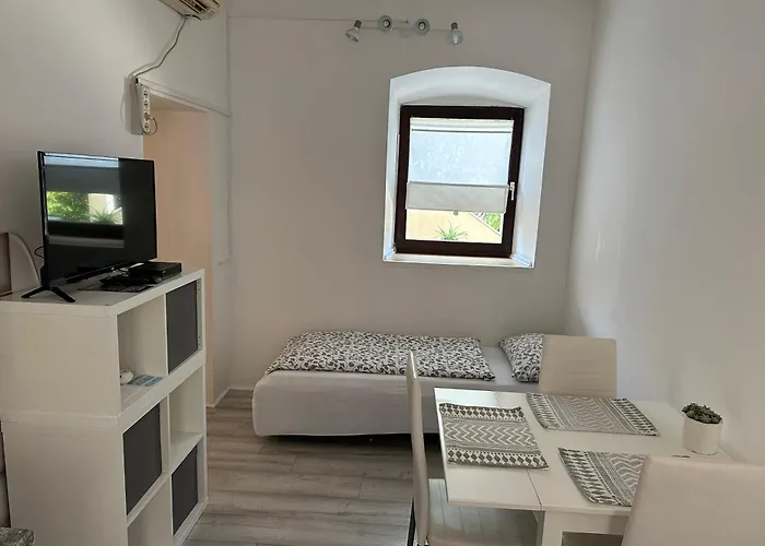 Quiet Countryside Near The And The Sea شقة